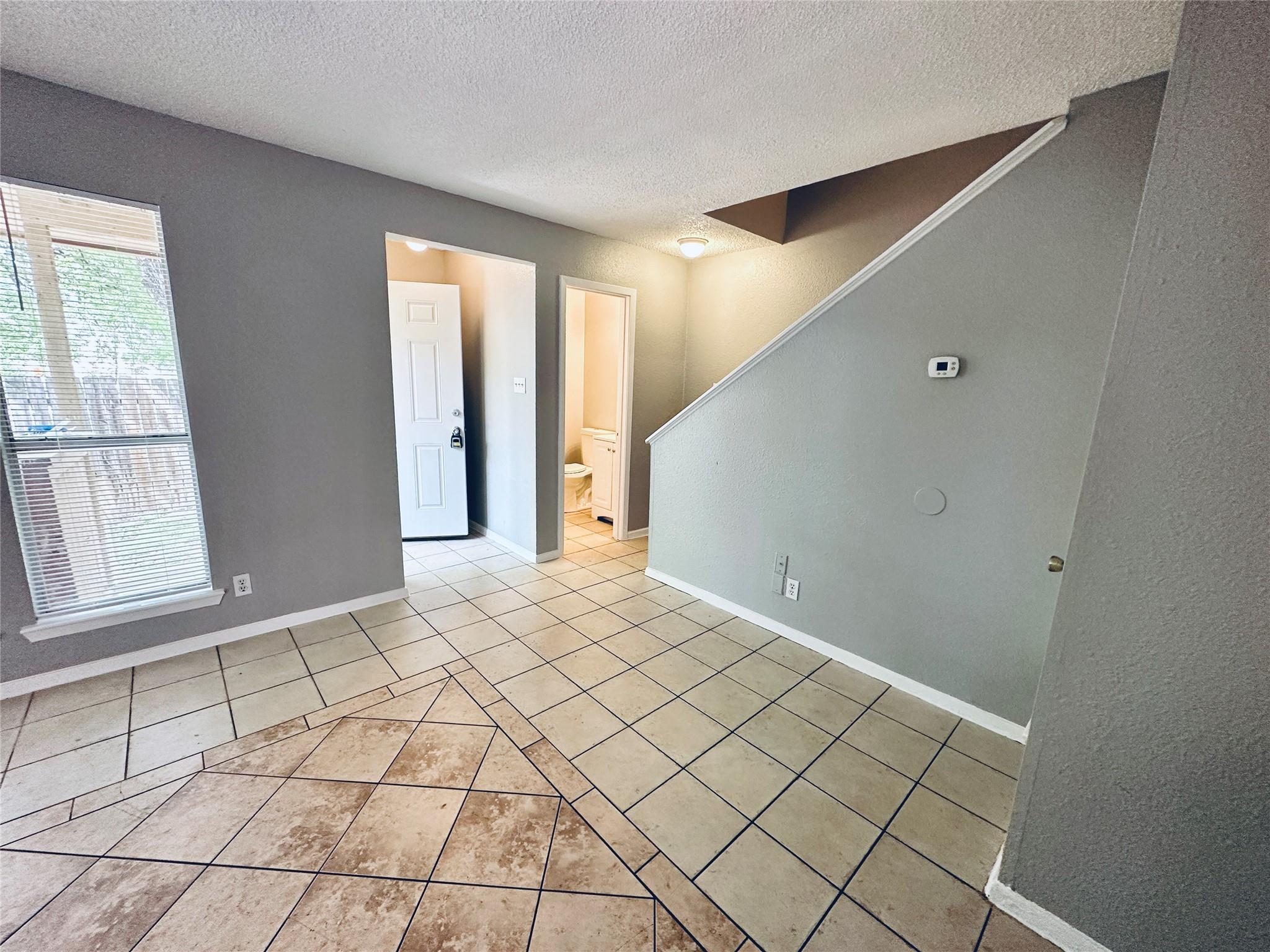 1318 Southport Dr #b Property Photo 3