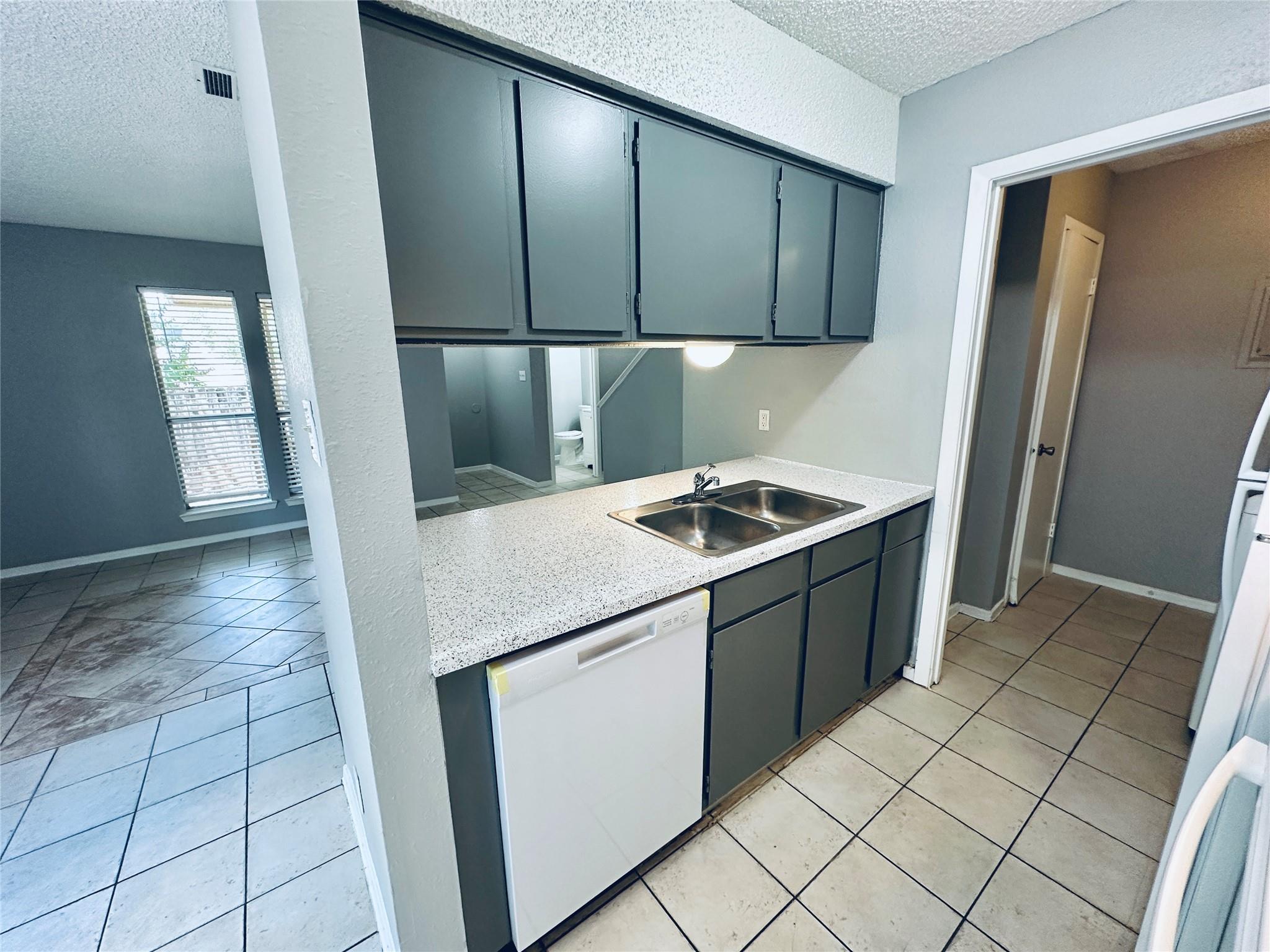 1318 Southport Dr #b Property Photo 13