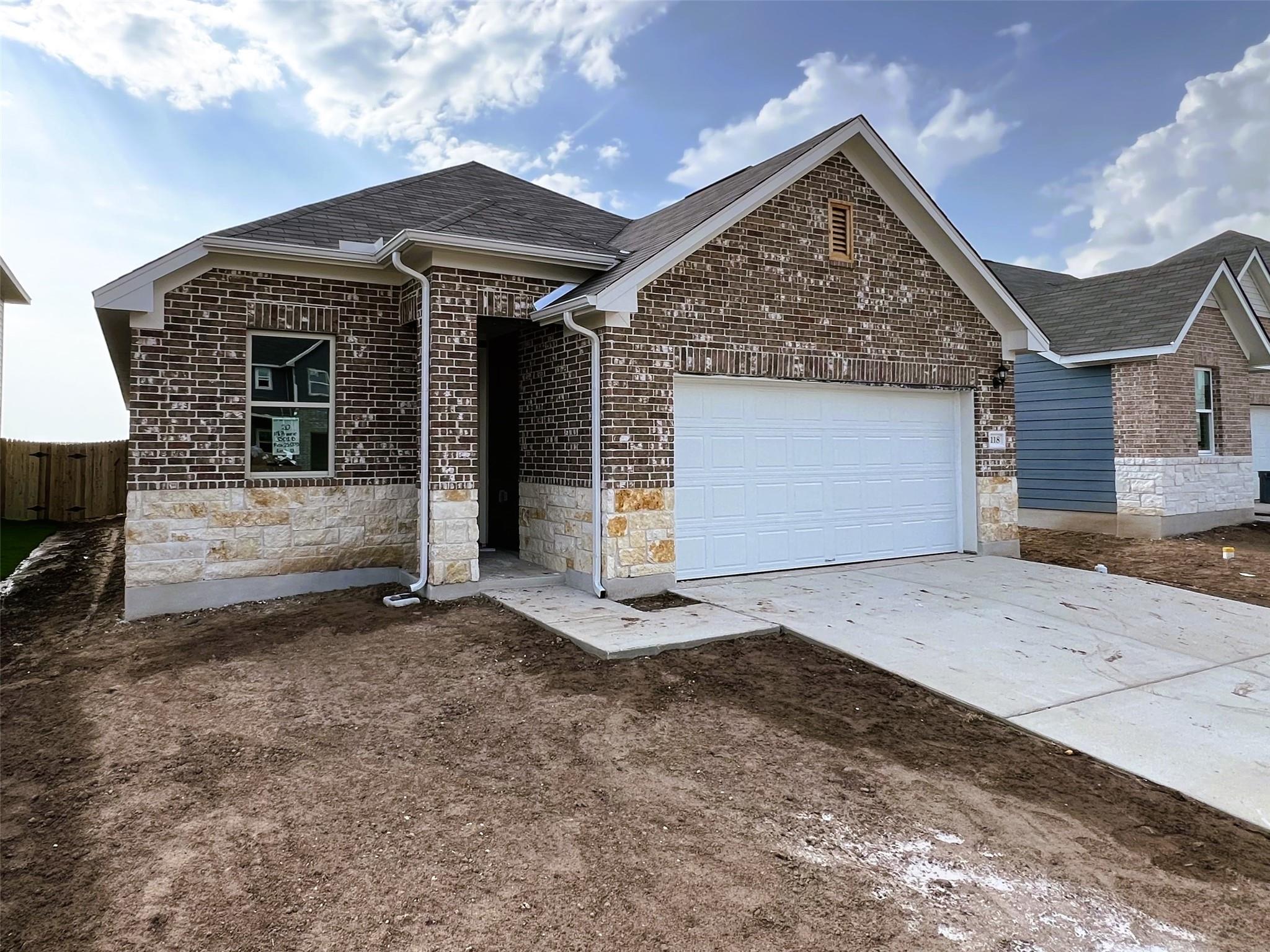 118 Prairie Falls Dr Property Photo 1