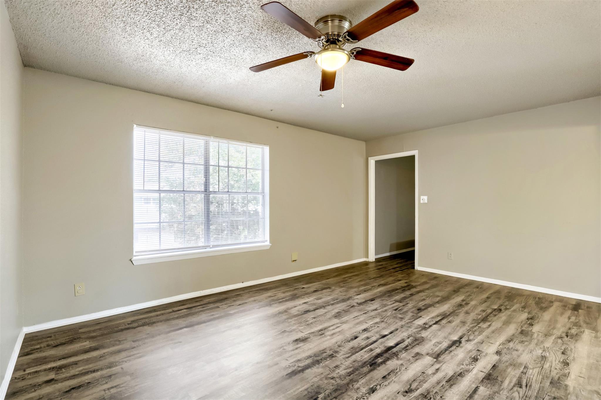 1302 Radcliff Dr #b Property Photo 3