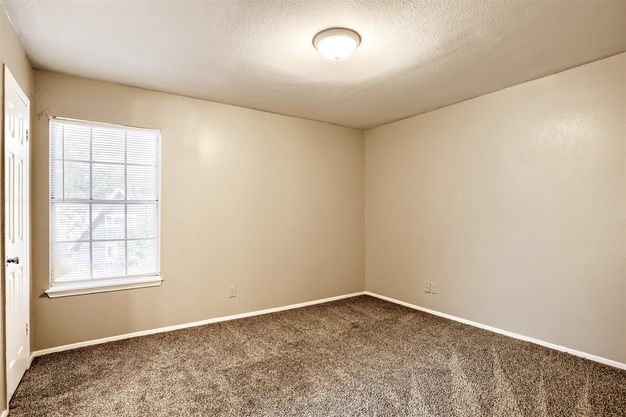 1302 Radcliff Dr #b Property Photo 6