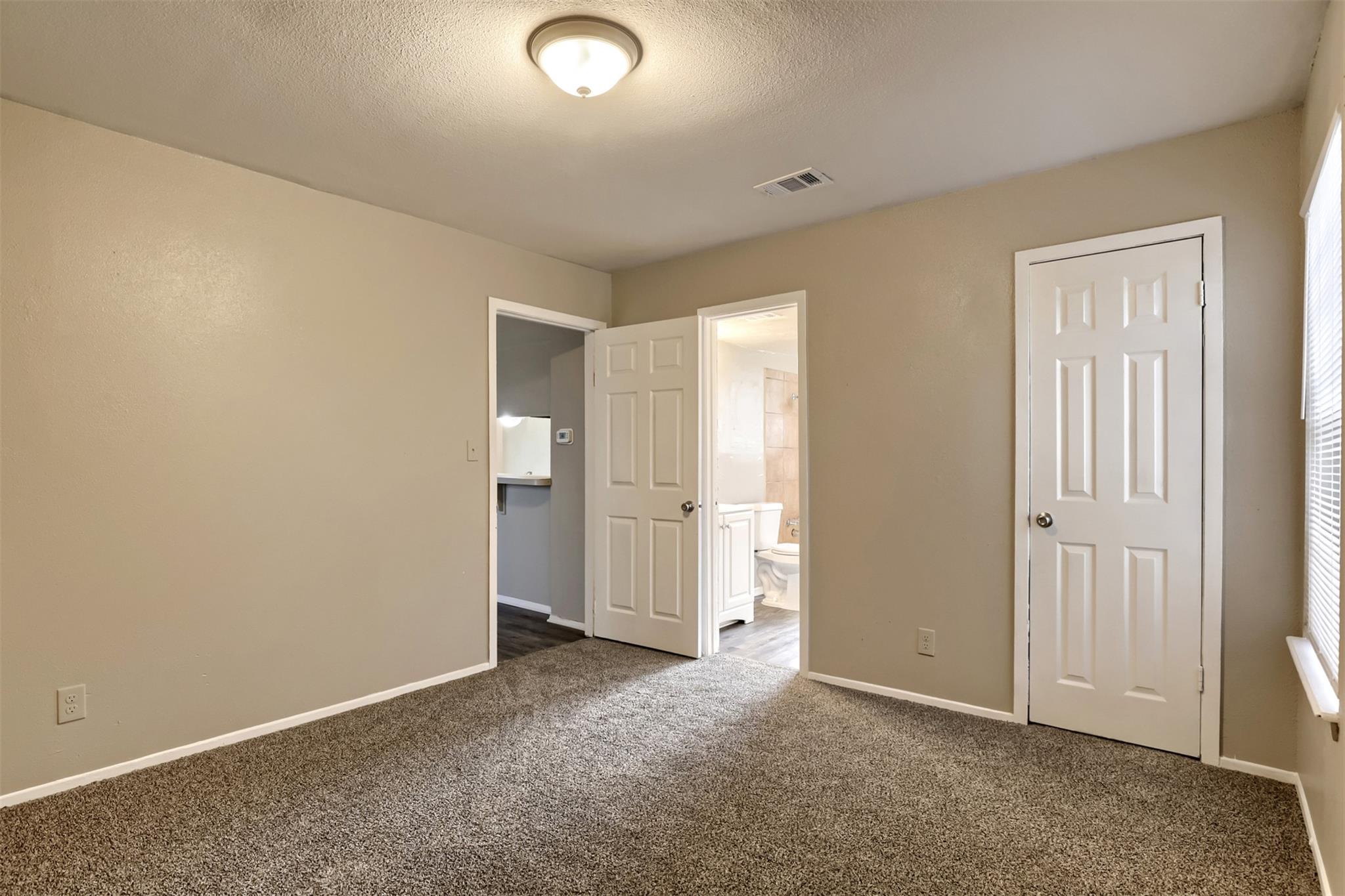 1302 Radcliff Dr #b Property Photo 7