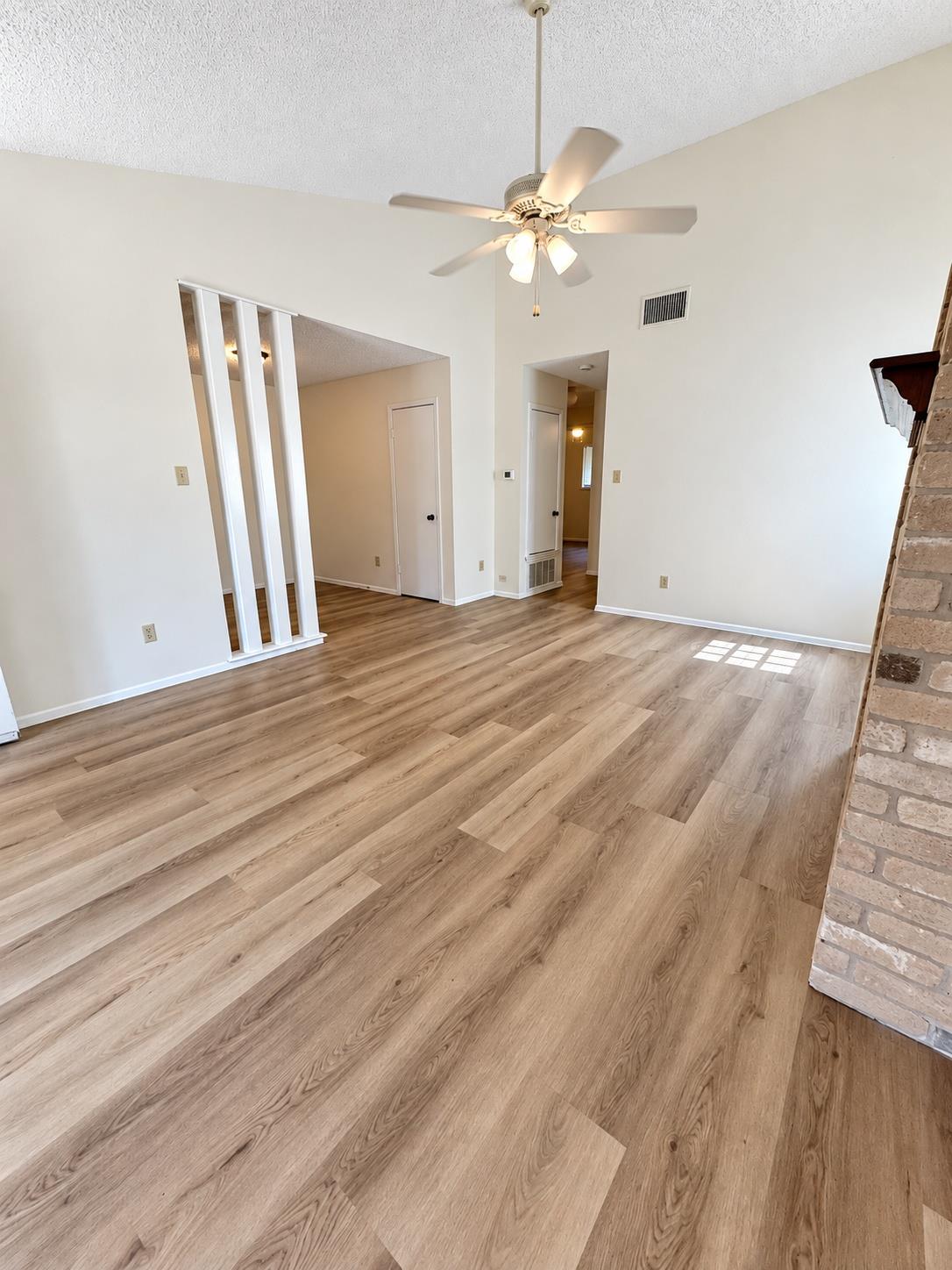 607 Rollingway Dr #a Property Photo 3
