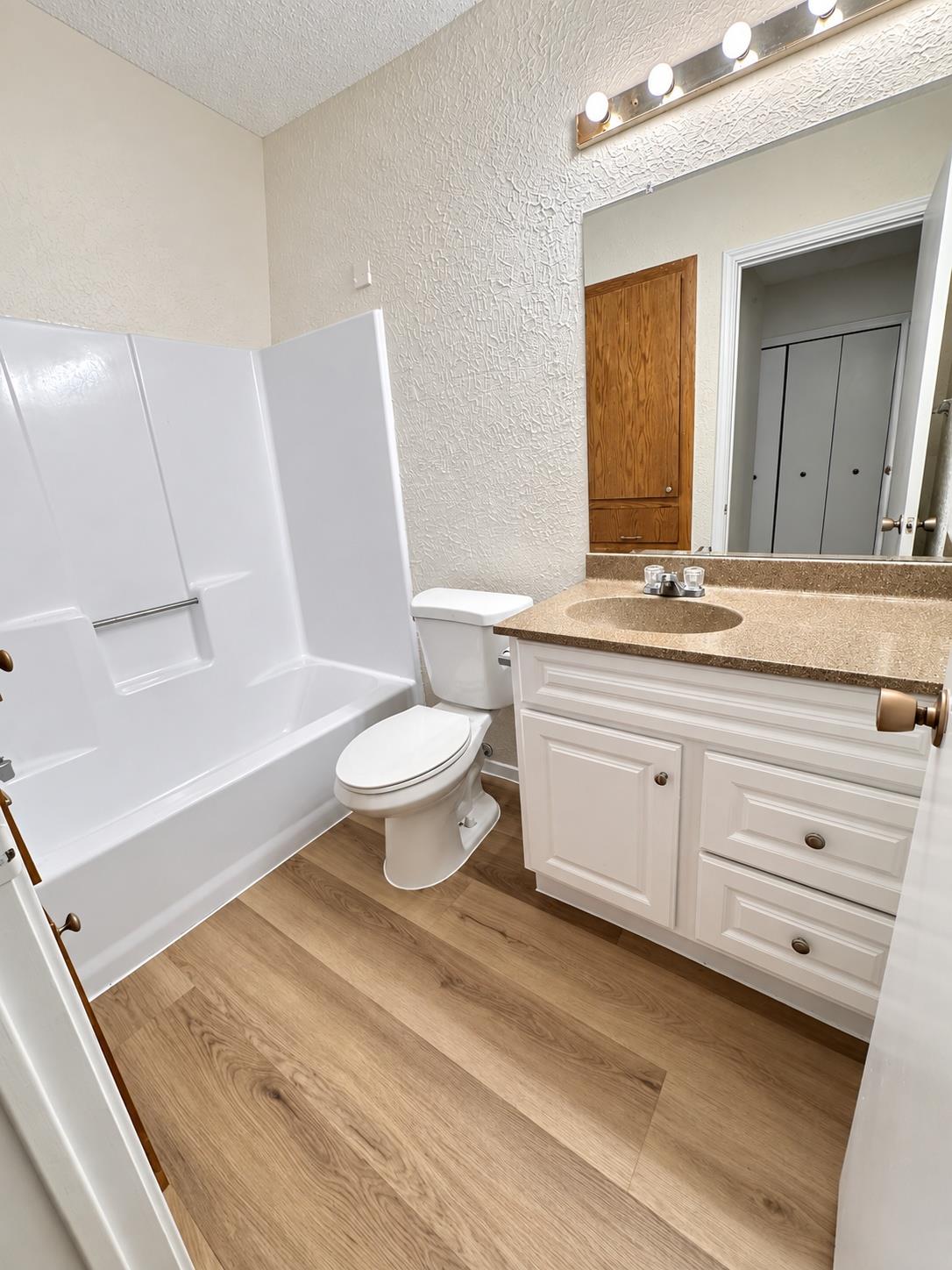 607 Rollingway Dr #a Property Photo 9
