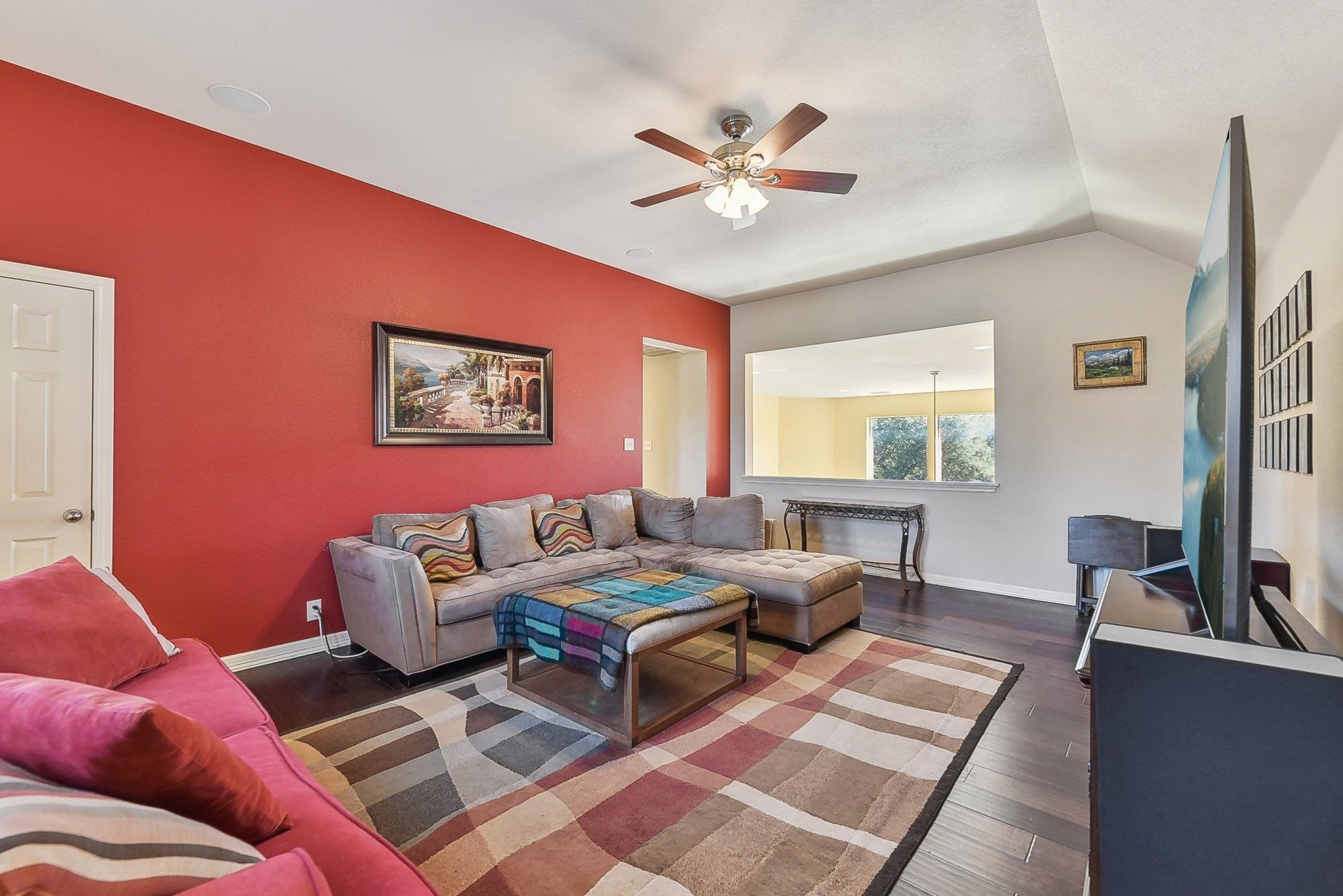 195 Invierno St Property Photo 16