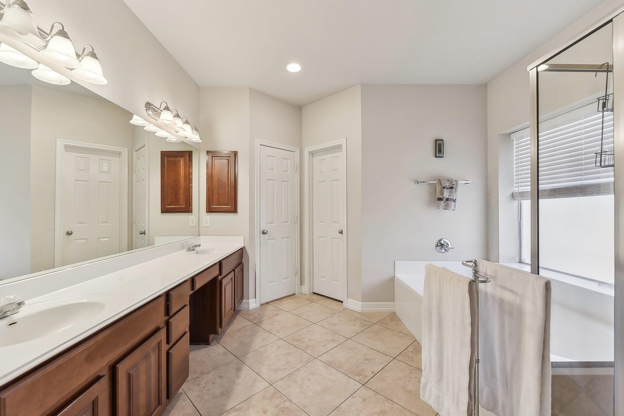 195 Invierno St Property Photo 27