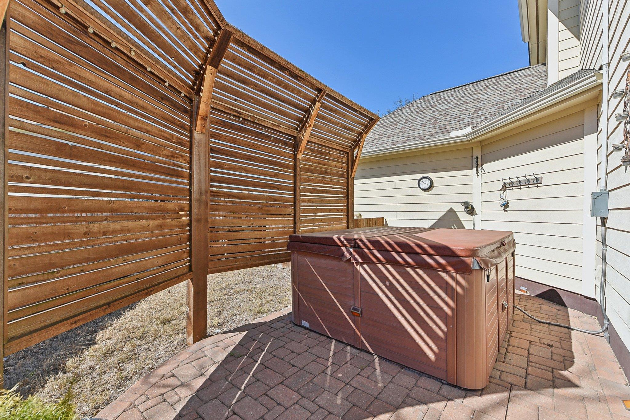 195 Invierno St Property Photo 30
