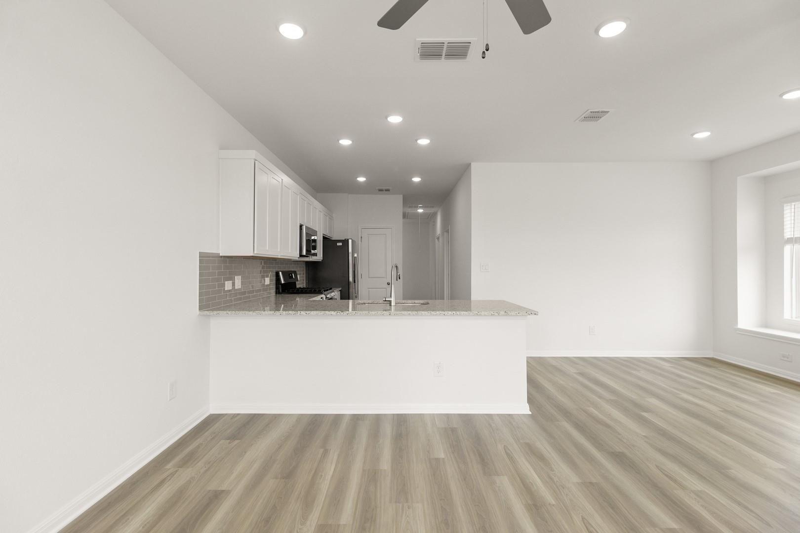 1648 Esplanade Pkwy Property Photo 3