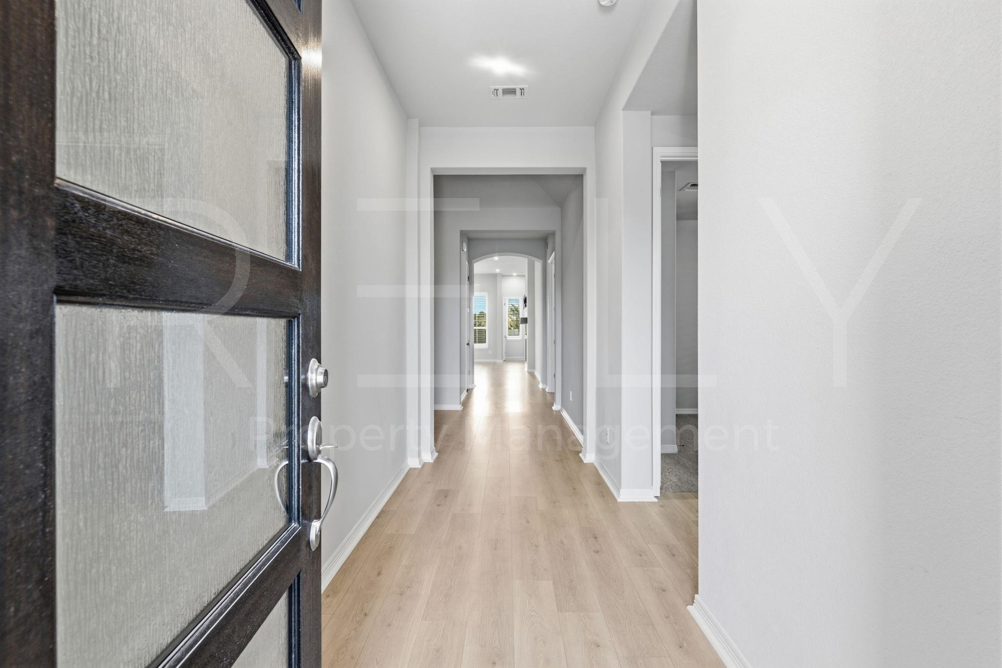 1017 Spring Gulch Ln Property Photo 4