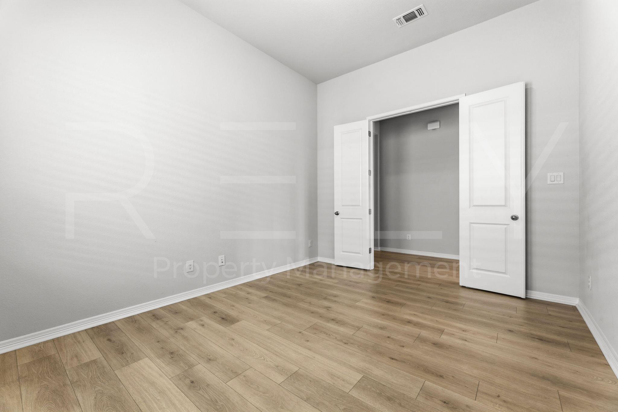 1017 Spring Gulch Ln Property Photo 13