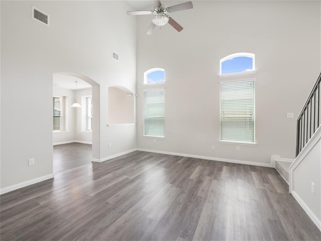 12112 Timber Arch Ln Property Photo 3