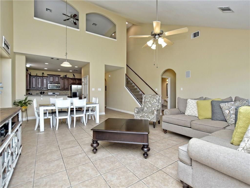 1802 Greenside Trl Property Photo 4