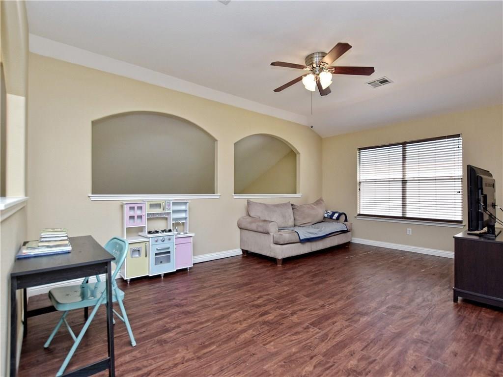 1802 Greenside Trl Property Photo 8