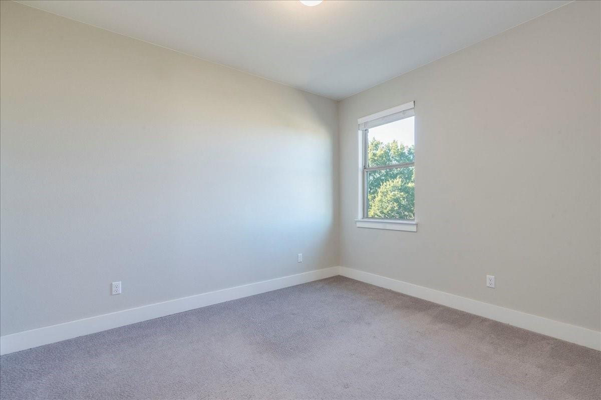 222 Fort Sumner St Property Photo 28