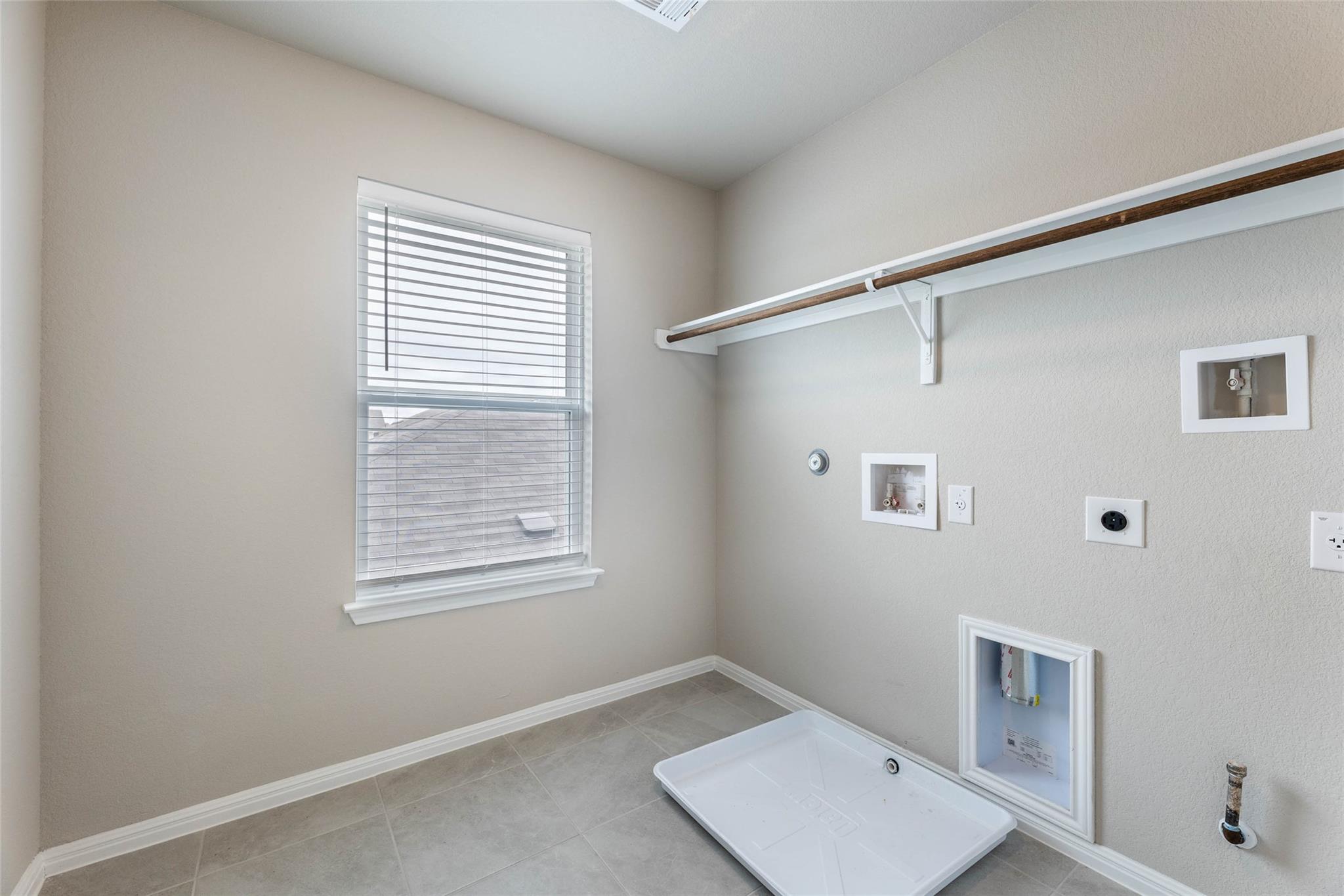 12008 Tolson Dr Property Photo 24