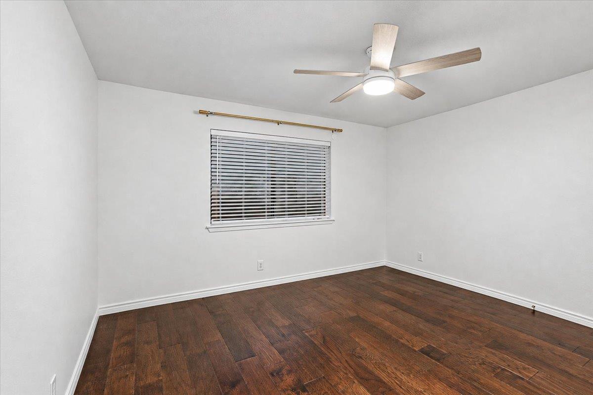 13010 Lamplight Village Ave Property Photo 18