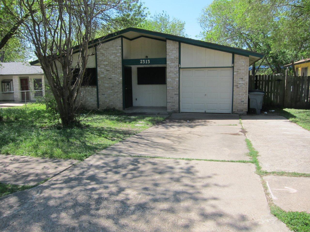 2313 Rockridge Dr Property Photo