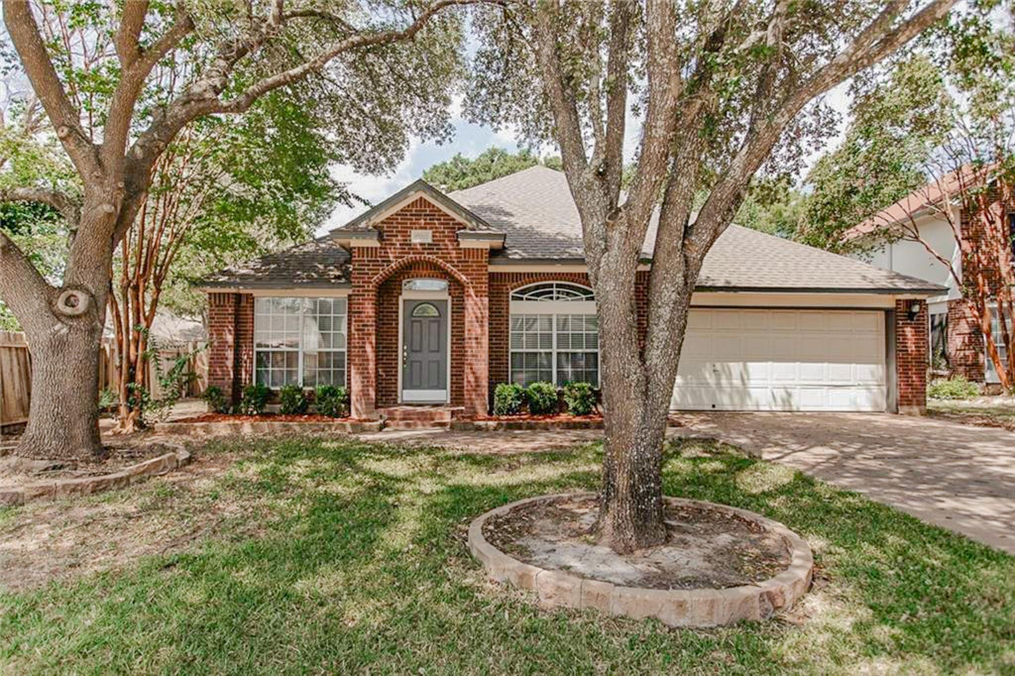 17002 Hillside Dr Property Photo 1