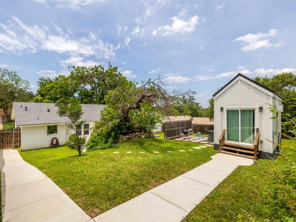 11911 Hornsby St Property Photo 16