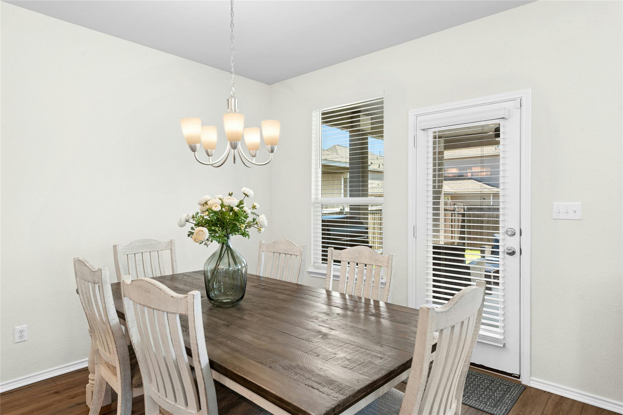 1124 Aronia Ln Property Photo 12