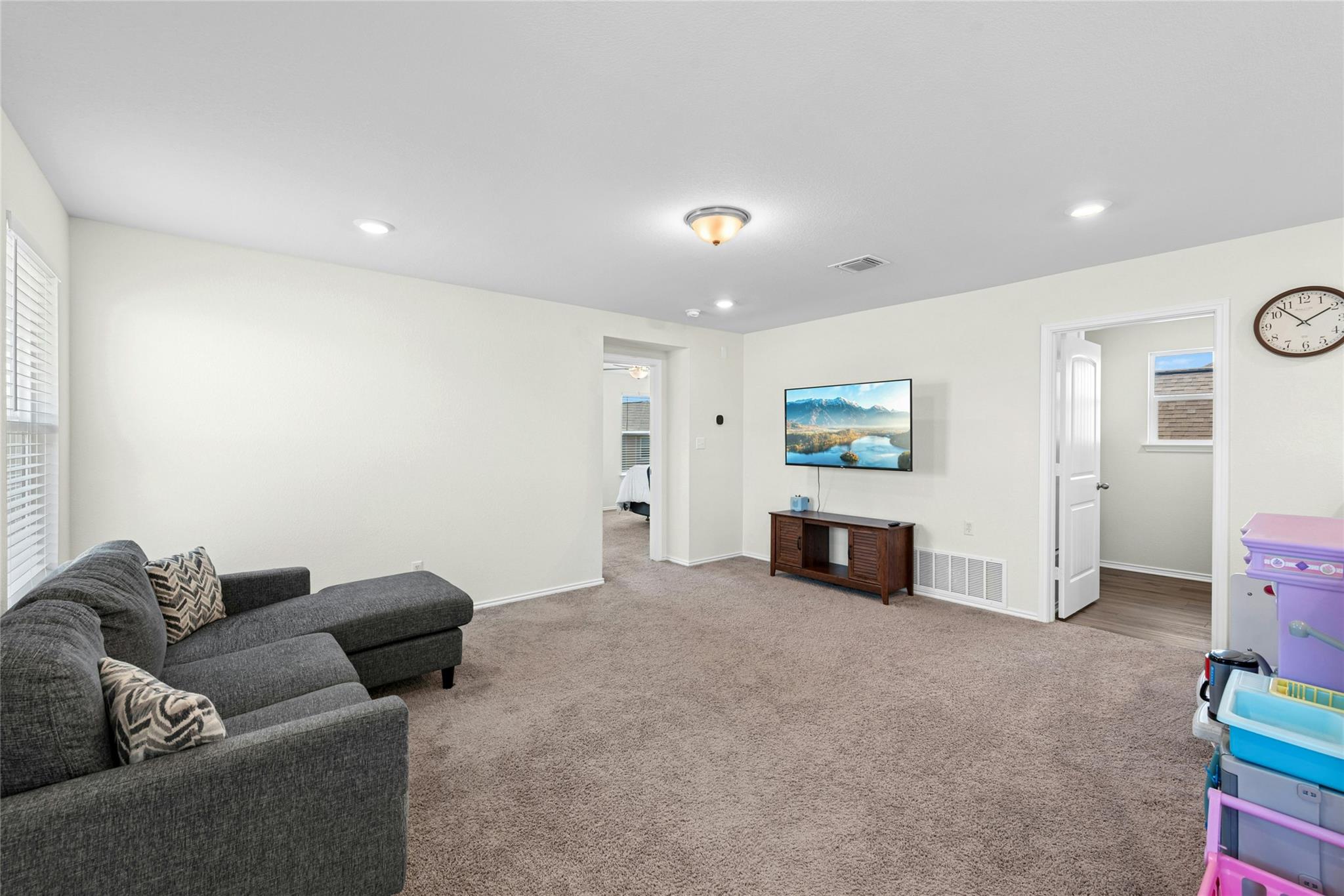 1124 Aronia Ln Property Photo 16