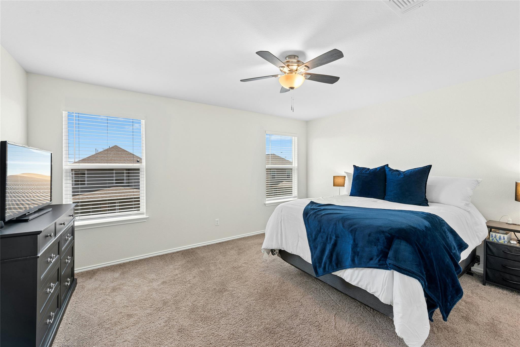 1124 Aronia Ln Property Photo 17
