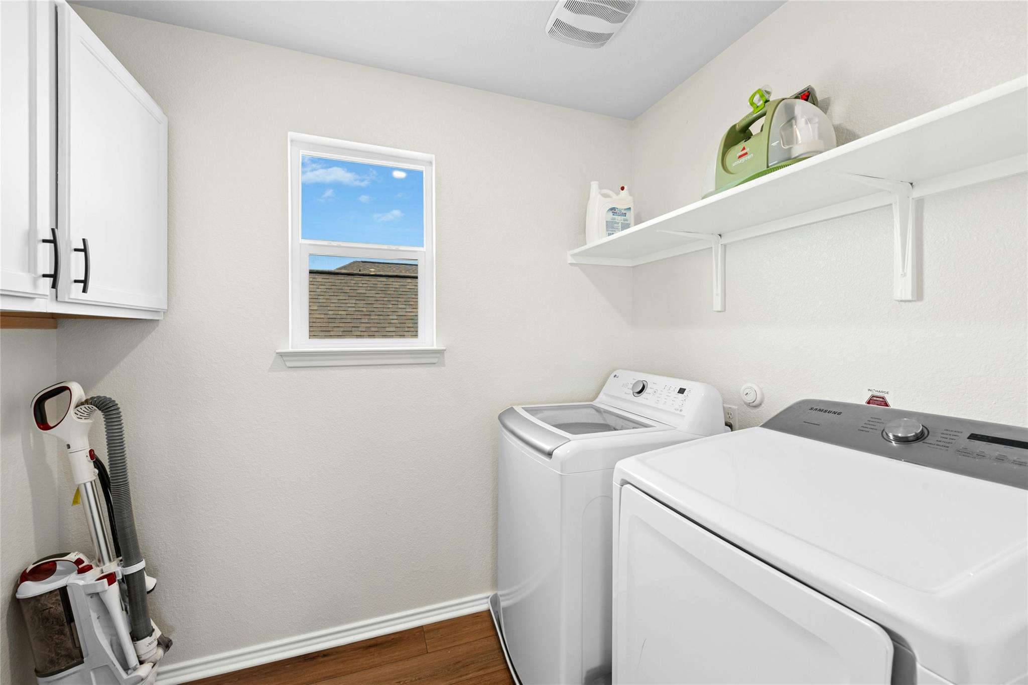 1124 Aronia Ln Property Photo 26