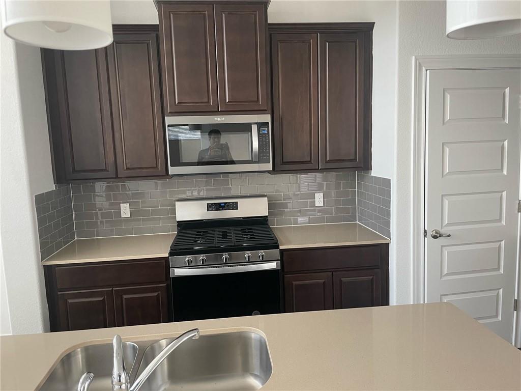 300 Staunton Dr Property Photo 8