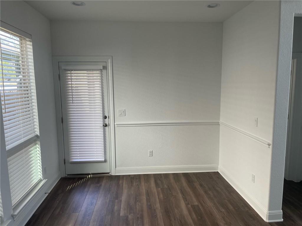 300 Staunton Dr Property Photo 23