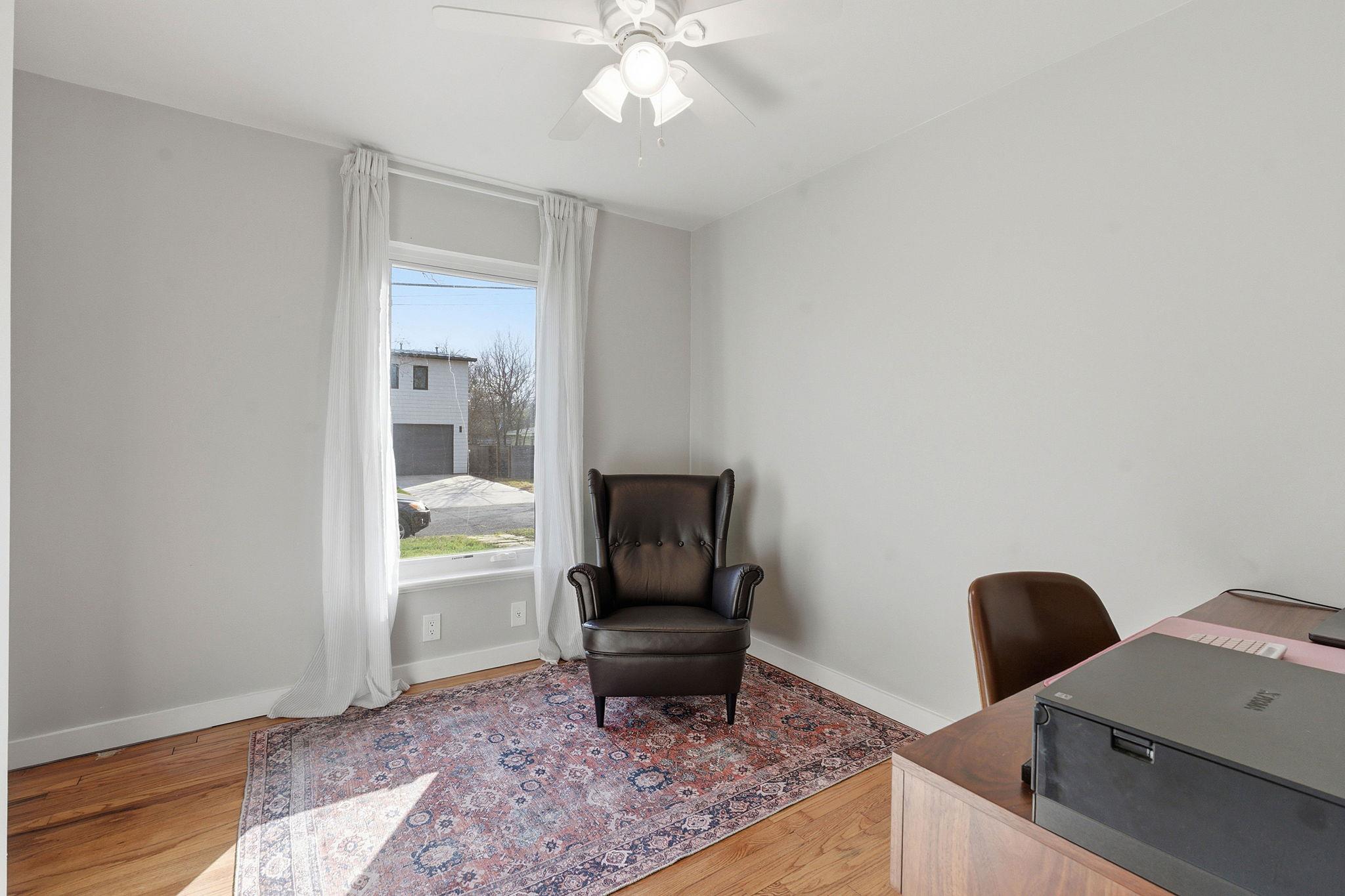 912 E 55th 1/2 St Property Photo 19