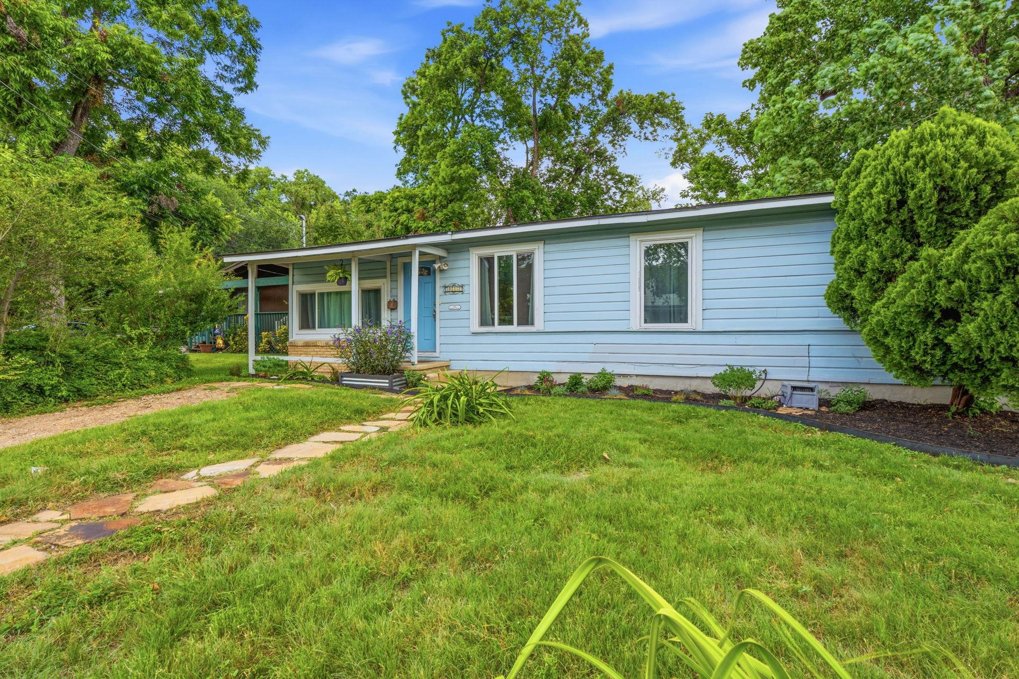 912 E 55th 1/2 St Property Photo 30
