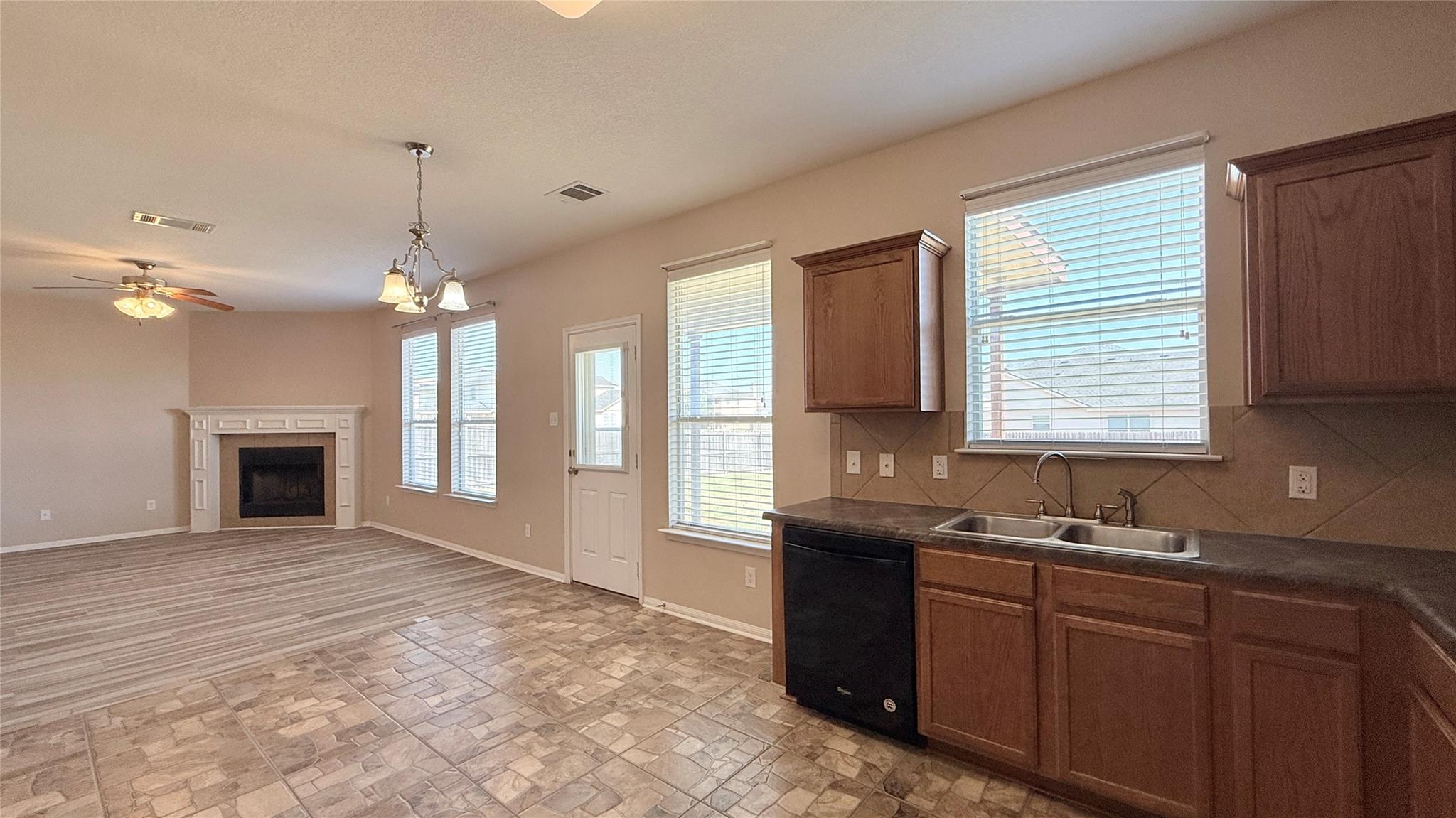 511 Taurus Dr Property Photo 4