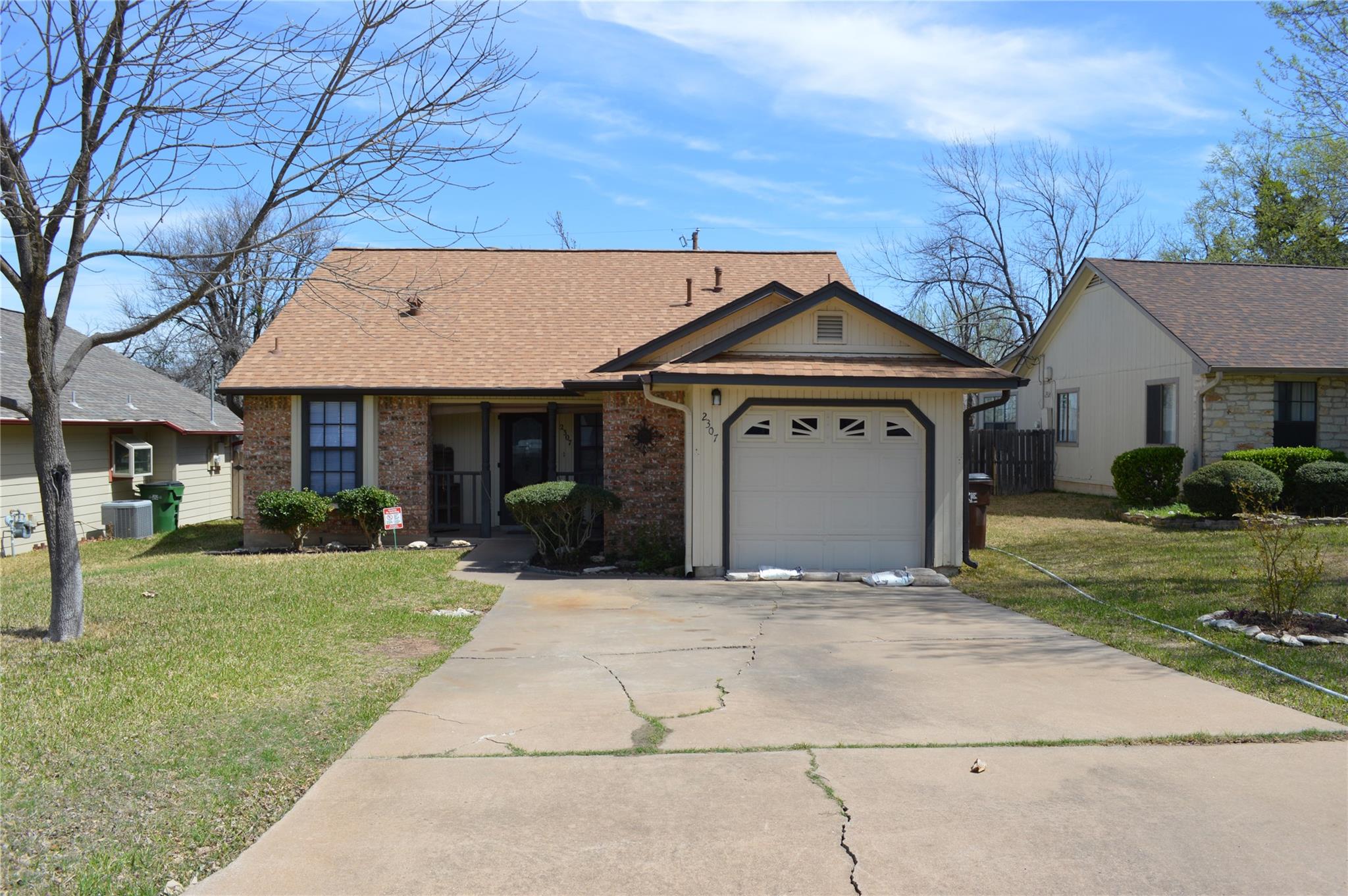 2307 Stirrup Dr Property Photo