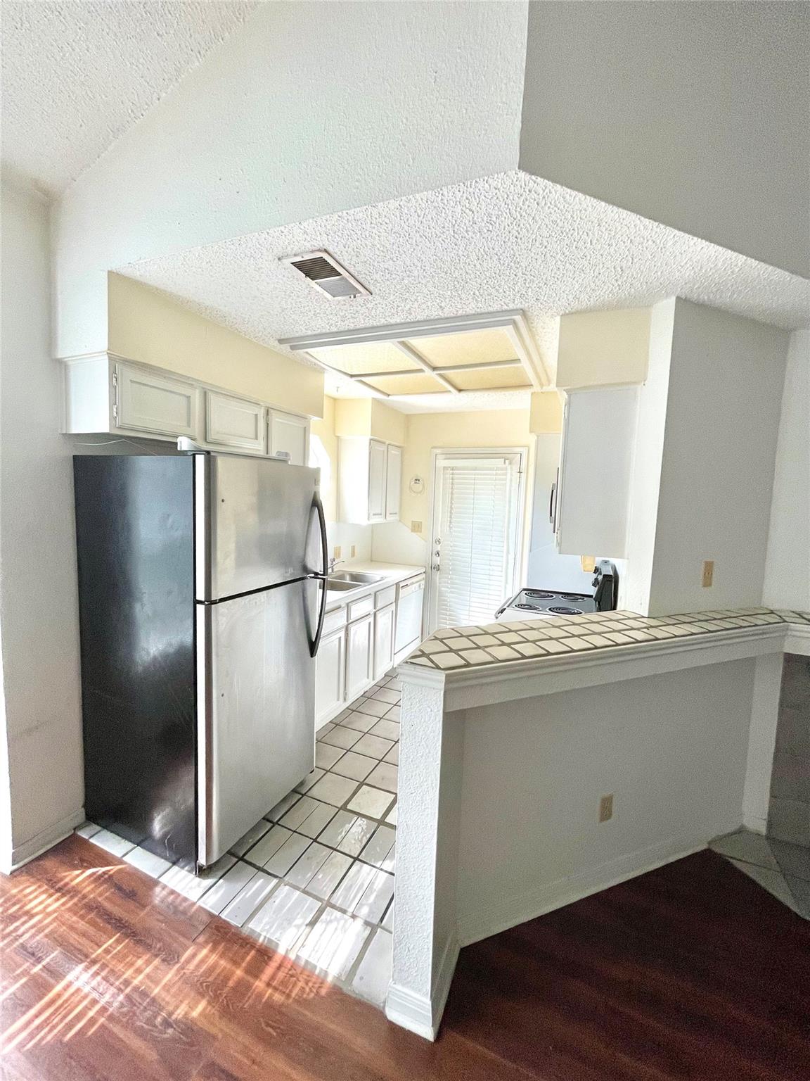 3111 Tom Green St #302 Property Photo 4