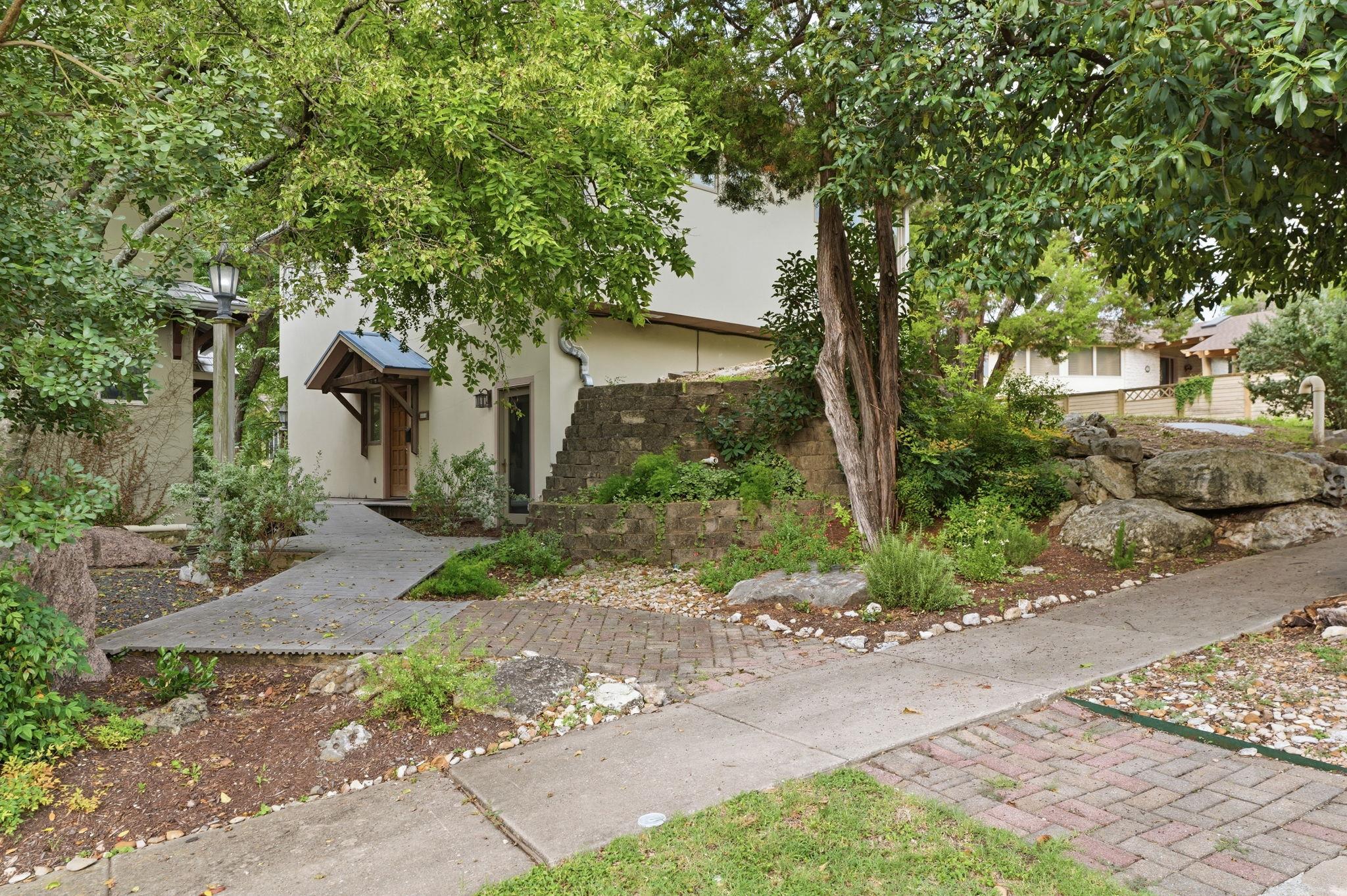 3801 Mia Tia Cir #b Property Photo 32