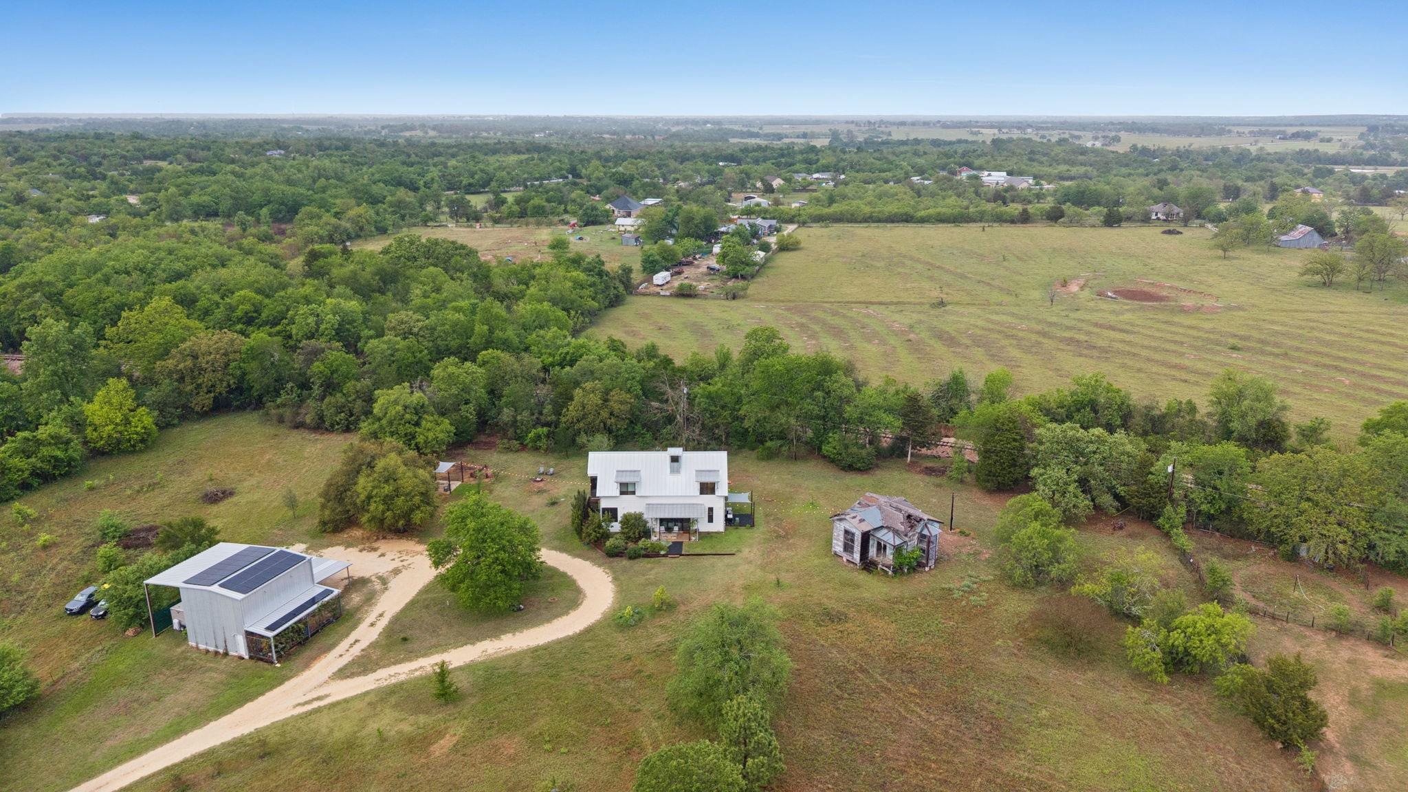 534 Old Mcdade Rd Property Photo 3