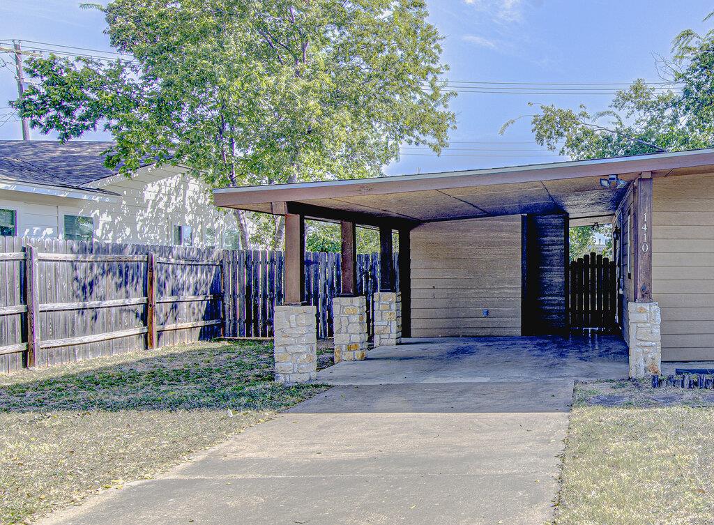 1410 Kamar Dr Property Photo 2