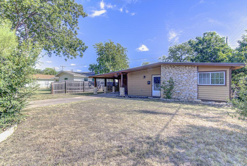 1410 Kamar Dr Property Photo 3