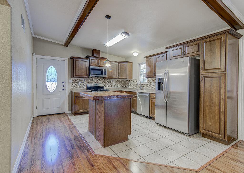 1410 Kamar Dr Property Photo 6