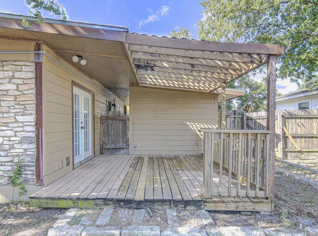 1410 Kamar Dr Property Photo 17