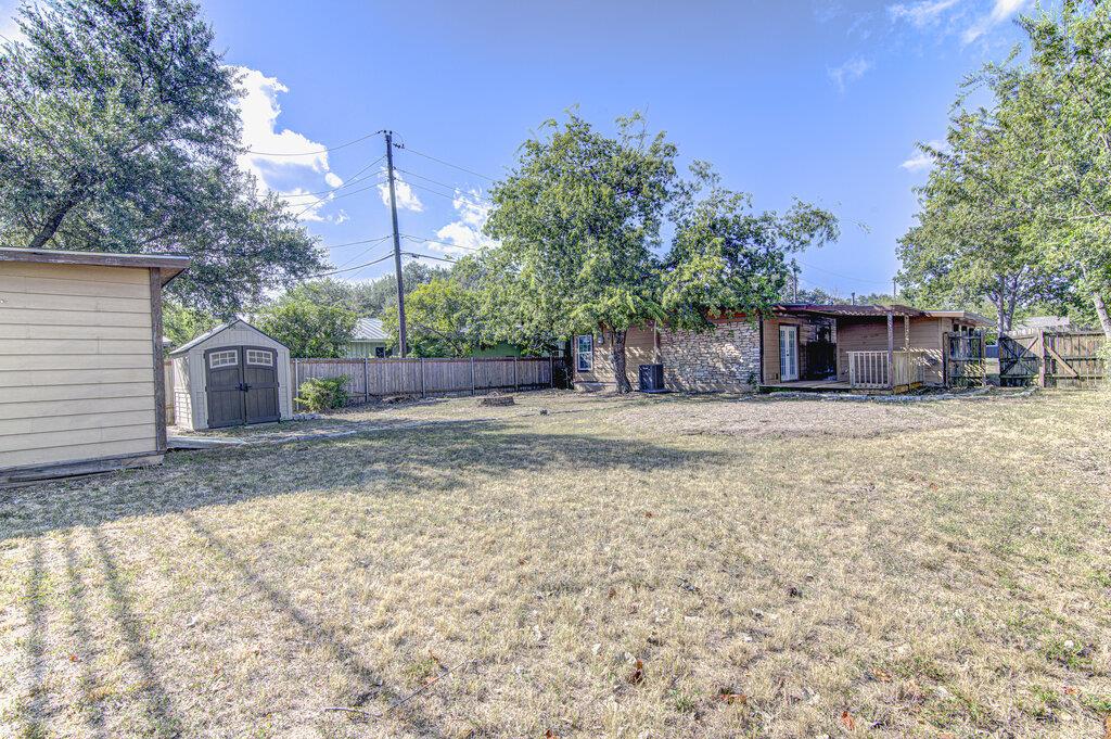 1410 Kamar Dr Property Photo 20