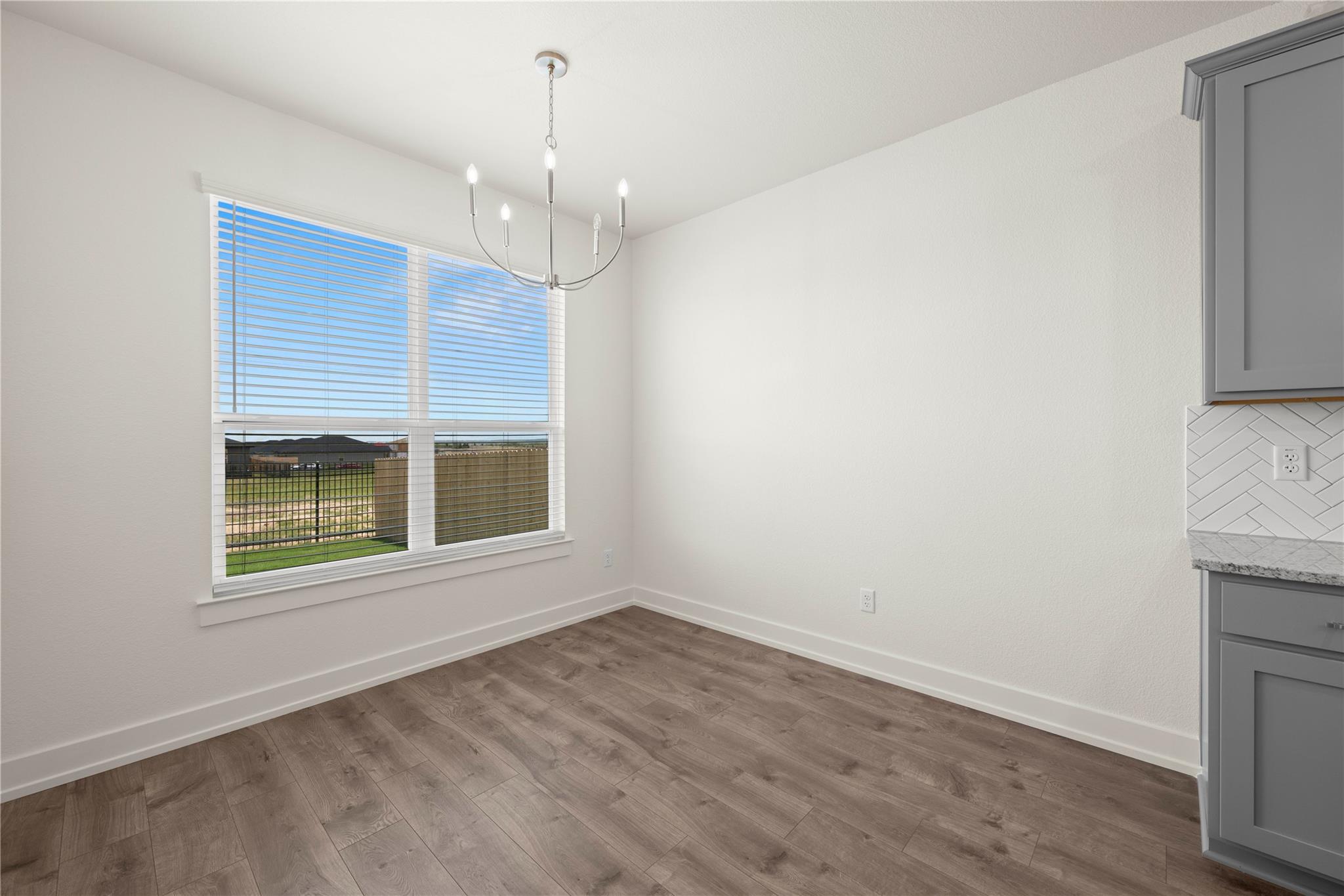564 Gus Loop Property Photo 6