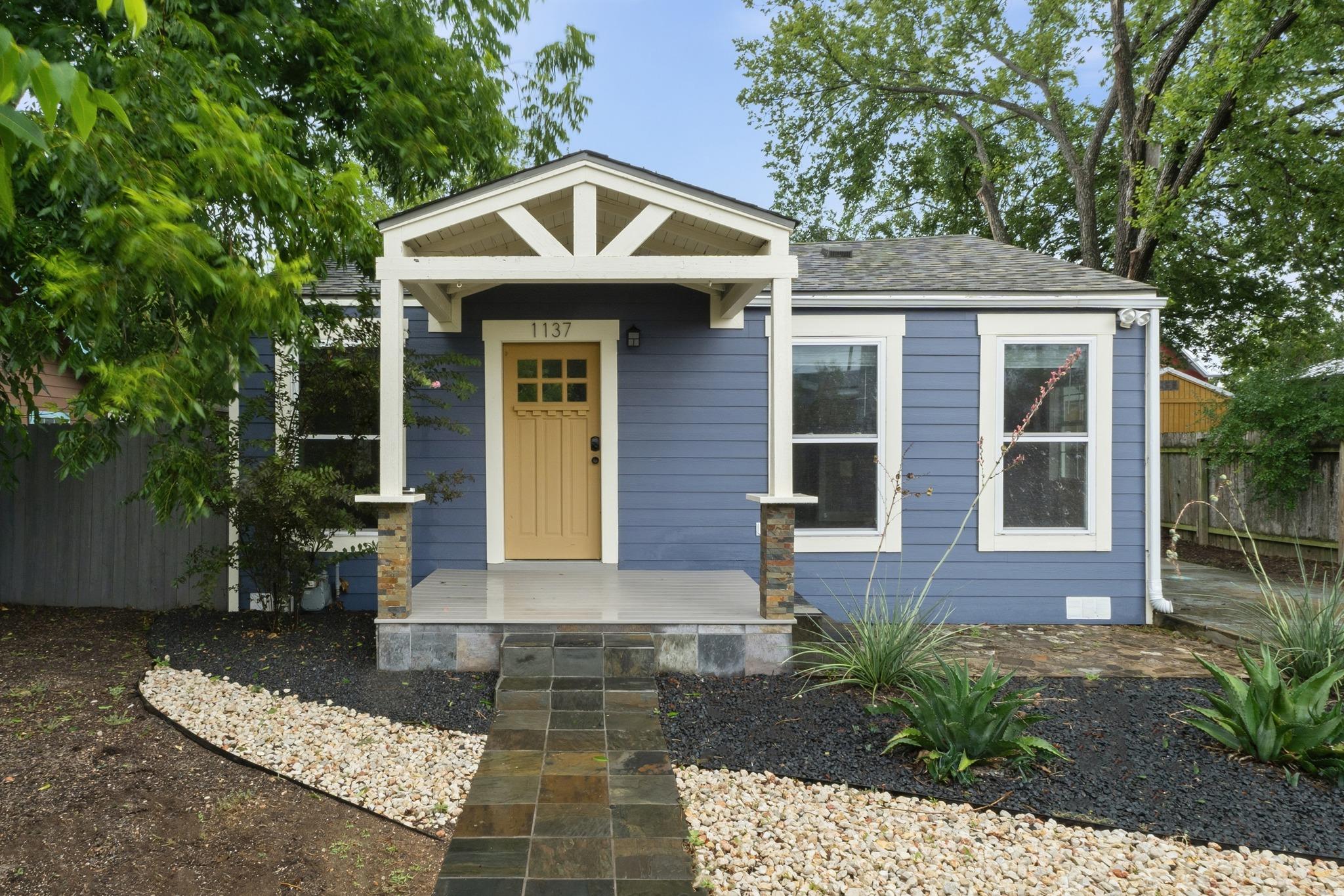 1137 Nickols Ave Property Photo 1