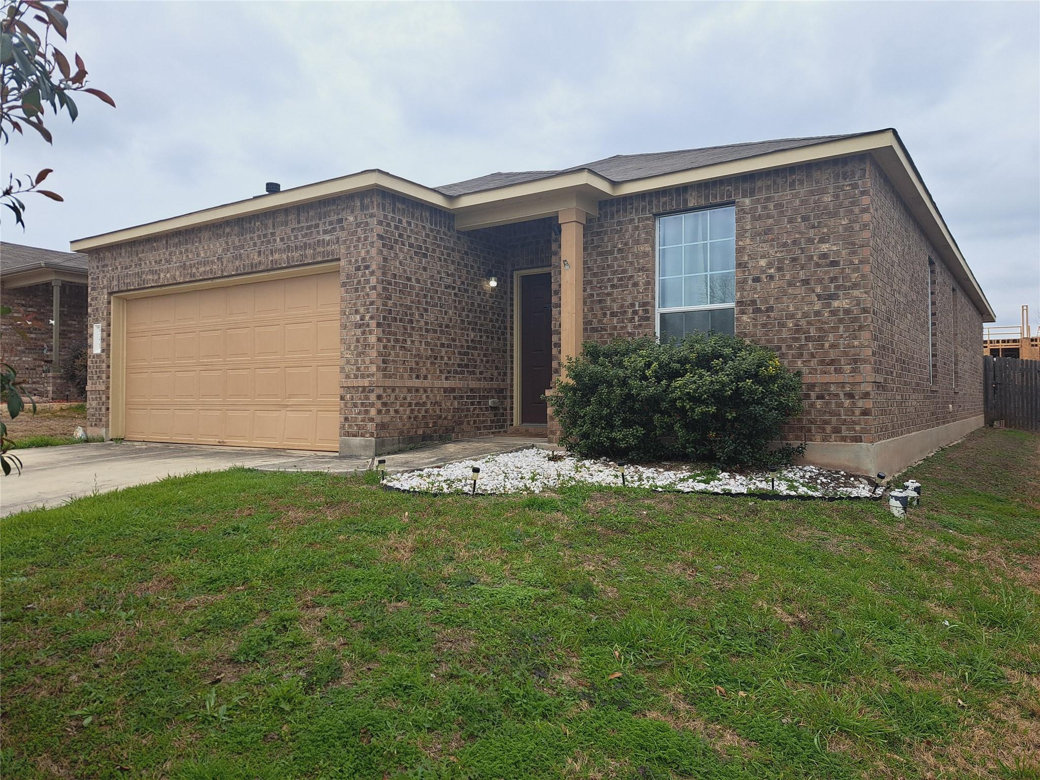 541 Moonwalker Trl Property Photo 1