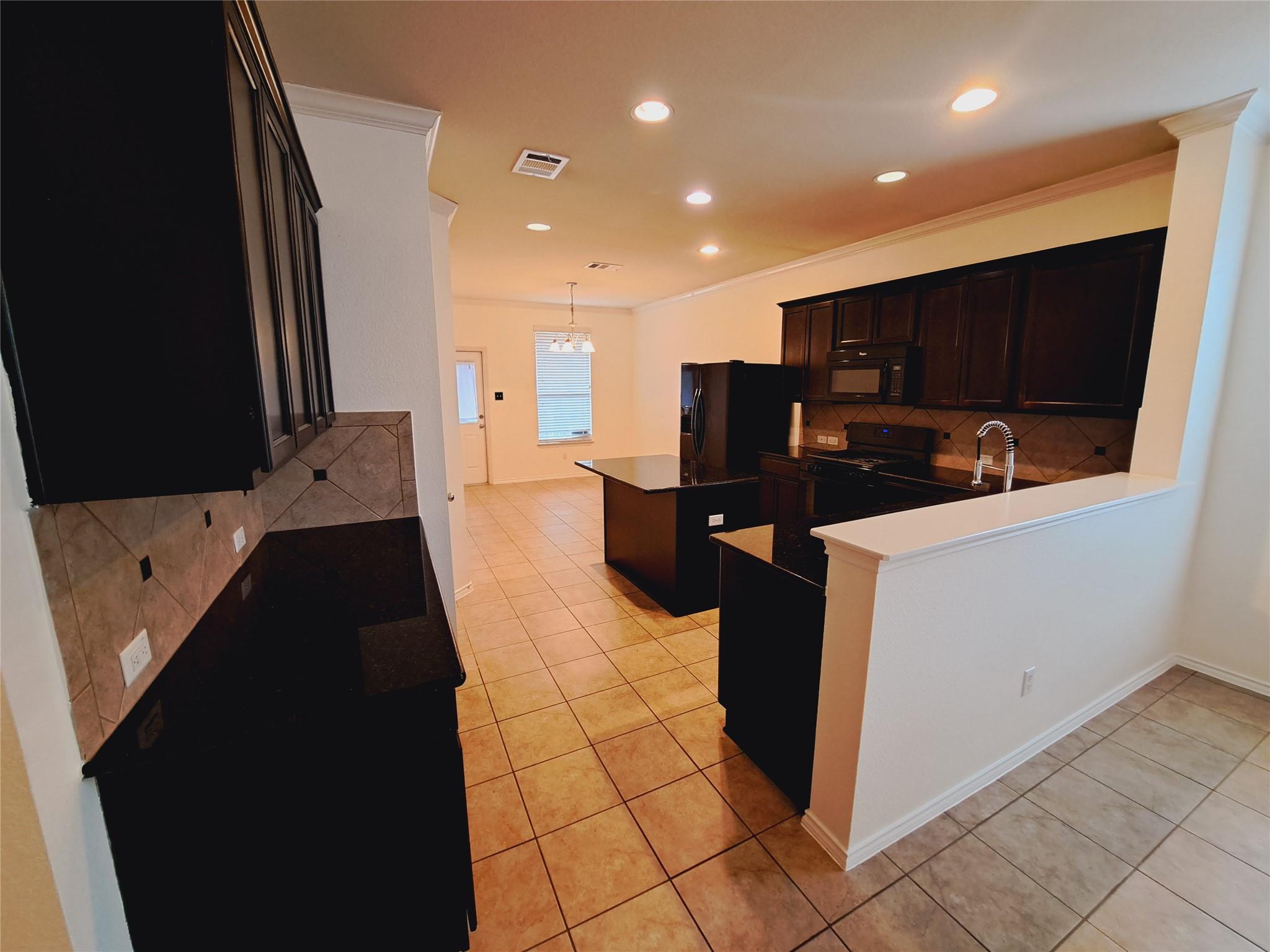 541 Moonwalker Trl Property Photo 9