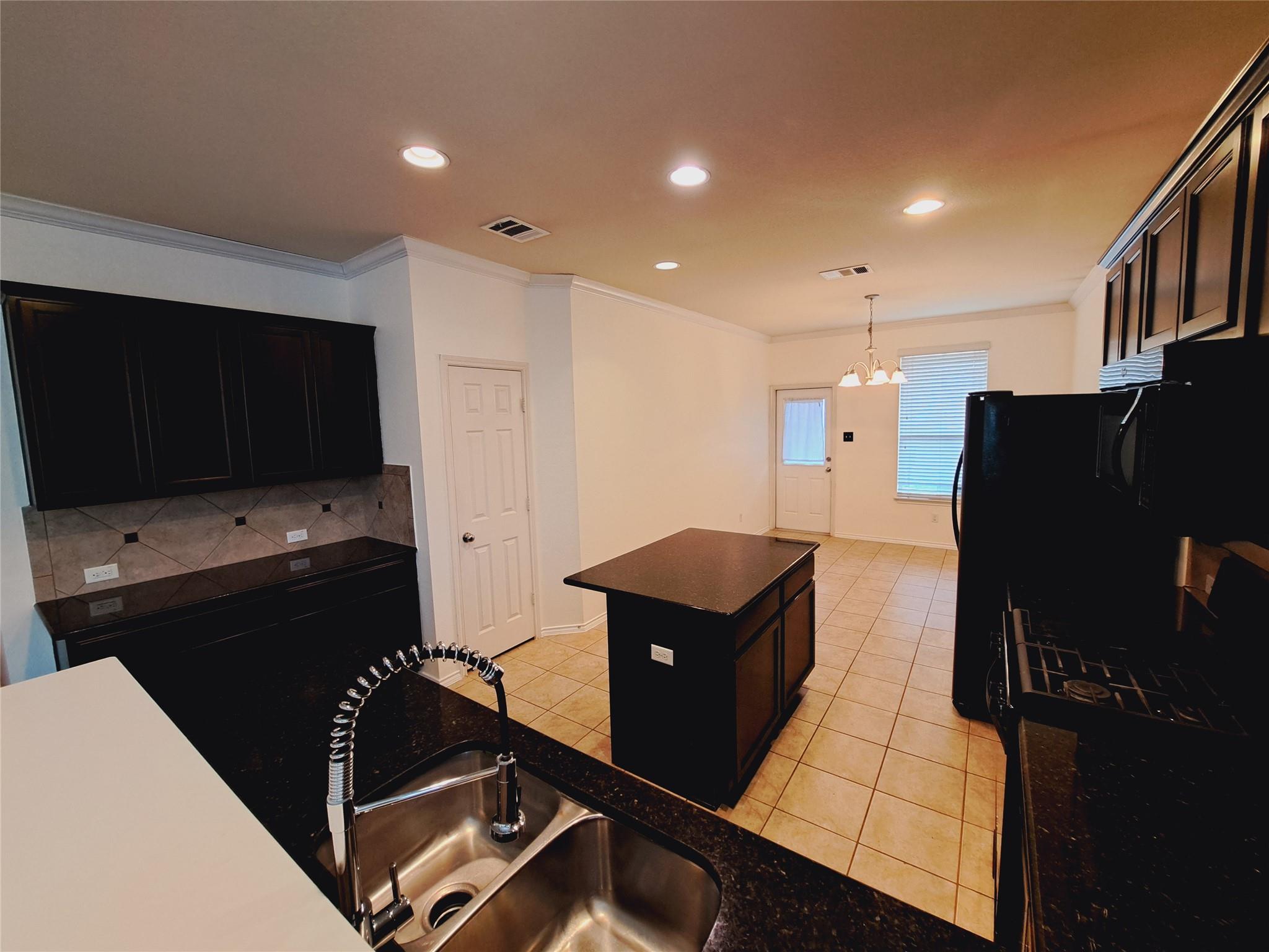 541 Moonwalker Trl Property Photo 10