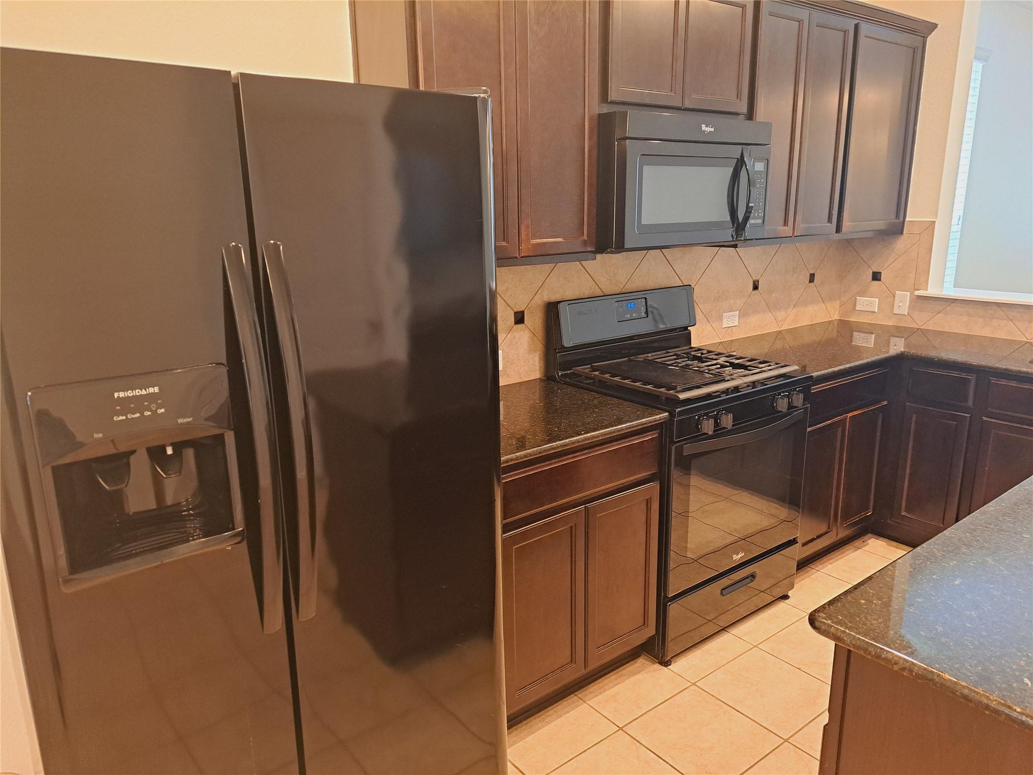 541 Moonwalker Trl Property Photo 12