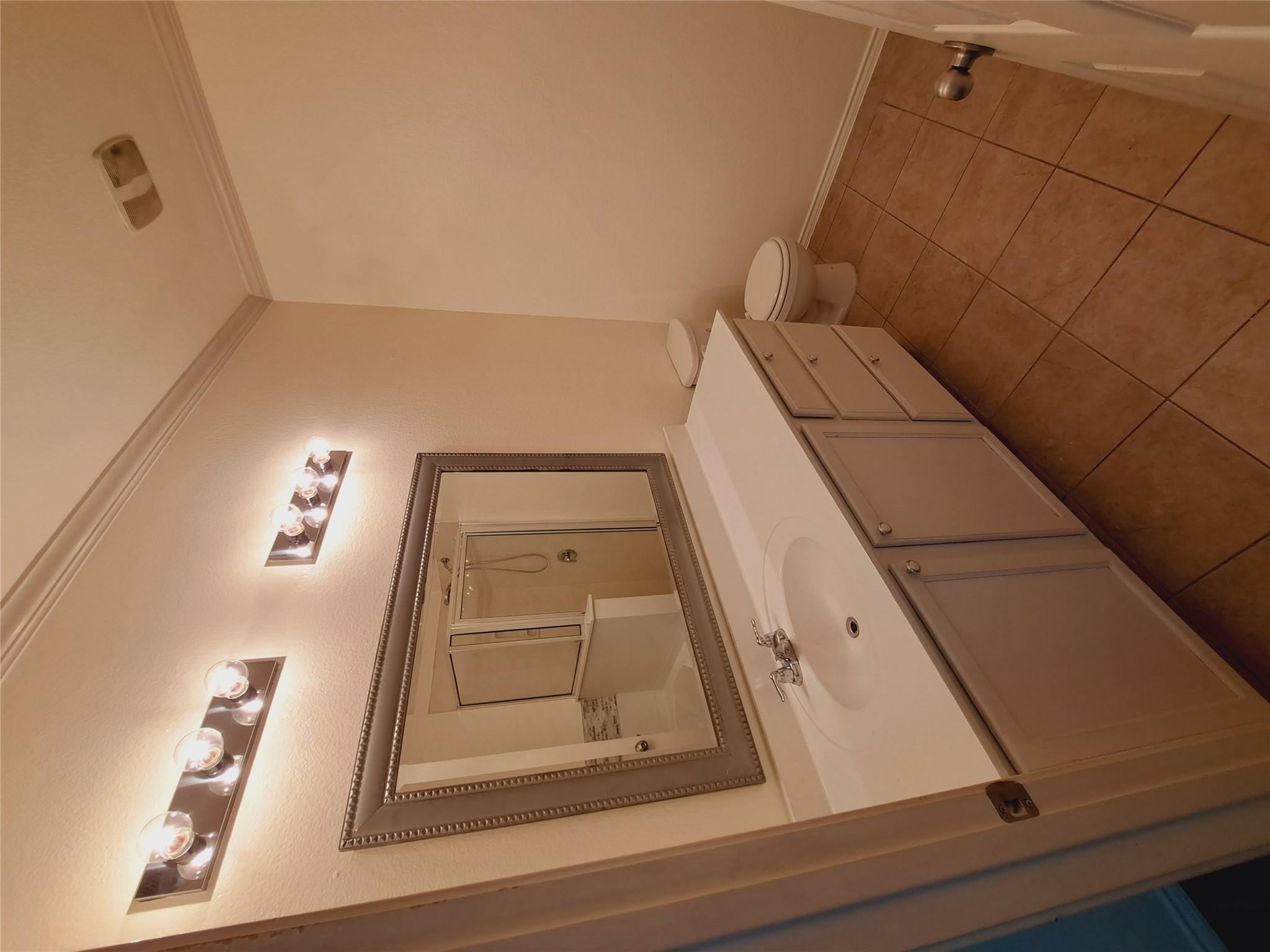 541 Moonwalker Trl Property Photo 17