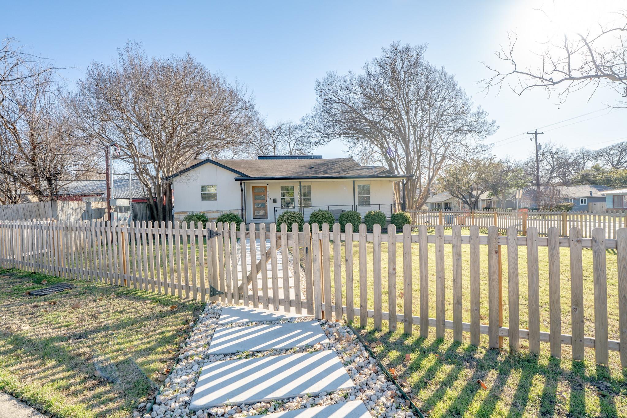 2407 Hancock Dr Property Photo 11
