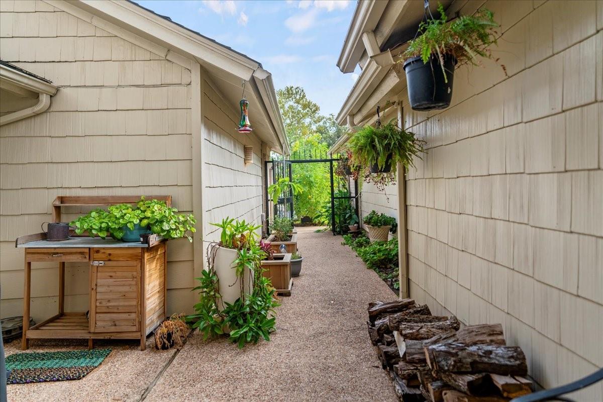 10920 Crown Colony Drive C Property Photo 7